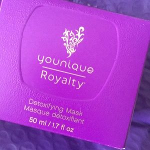 Younique detoxifying mask